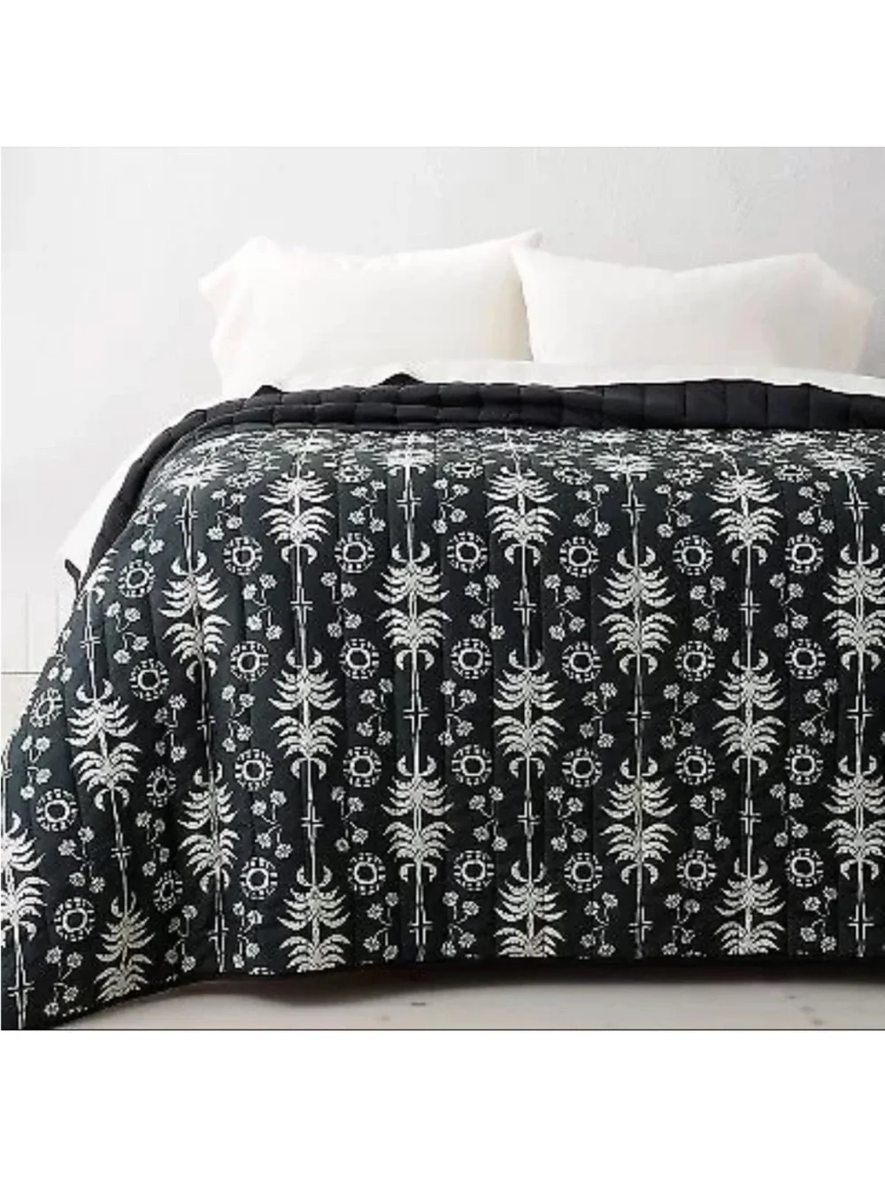 Opalhouse Black and White Floral Medallion Comforter